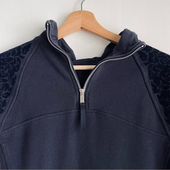 Lululemon floral flocked back zip pullover front pocket navy blue size 6 - Picture 2 of 11